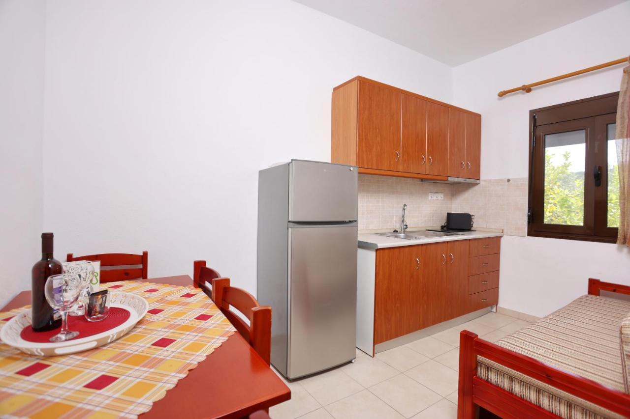 Peristeridi Apartments Полихроно Экстерьер фото