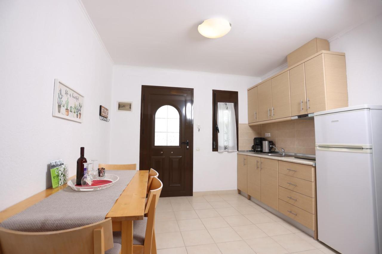 Peristeridi Apartments Полихроно Экстерьер фото